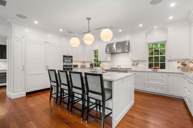 188 Heath St, Brookline, MA 02467