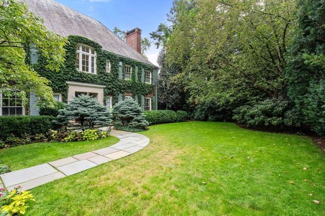 188 Heath St, Brookline, MA 02467