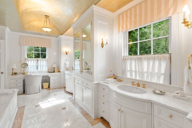 188 Heath St, Brookline, MA 02467