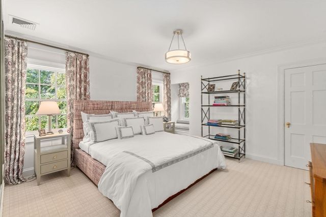 188 Heath St, Brookline, MA 02467