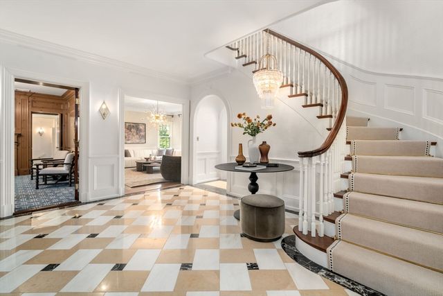 188 Heath St, Brookline, MA 02467