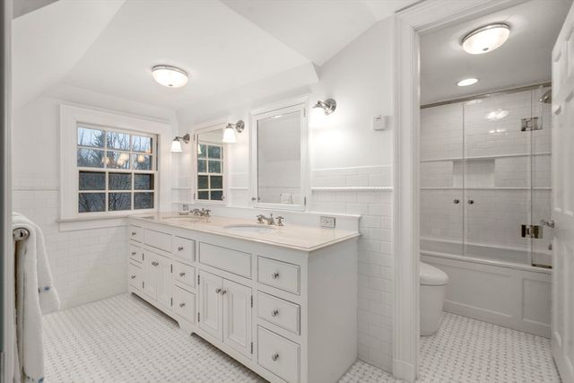 188 Heath St, Brookline, MA 02467