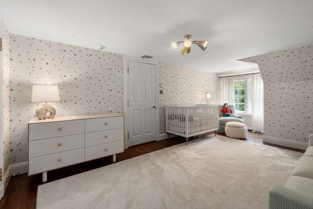 188 Heath St, Brookline, MA 02467