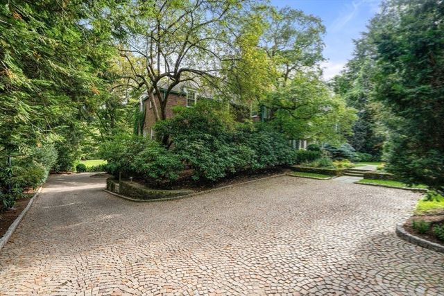 188 Heath St, Brookline, MA 02467