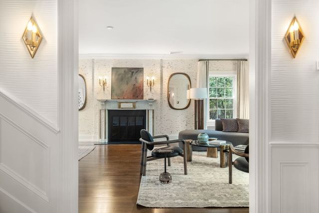 188 Heath St, Brookline, MA 02467