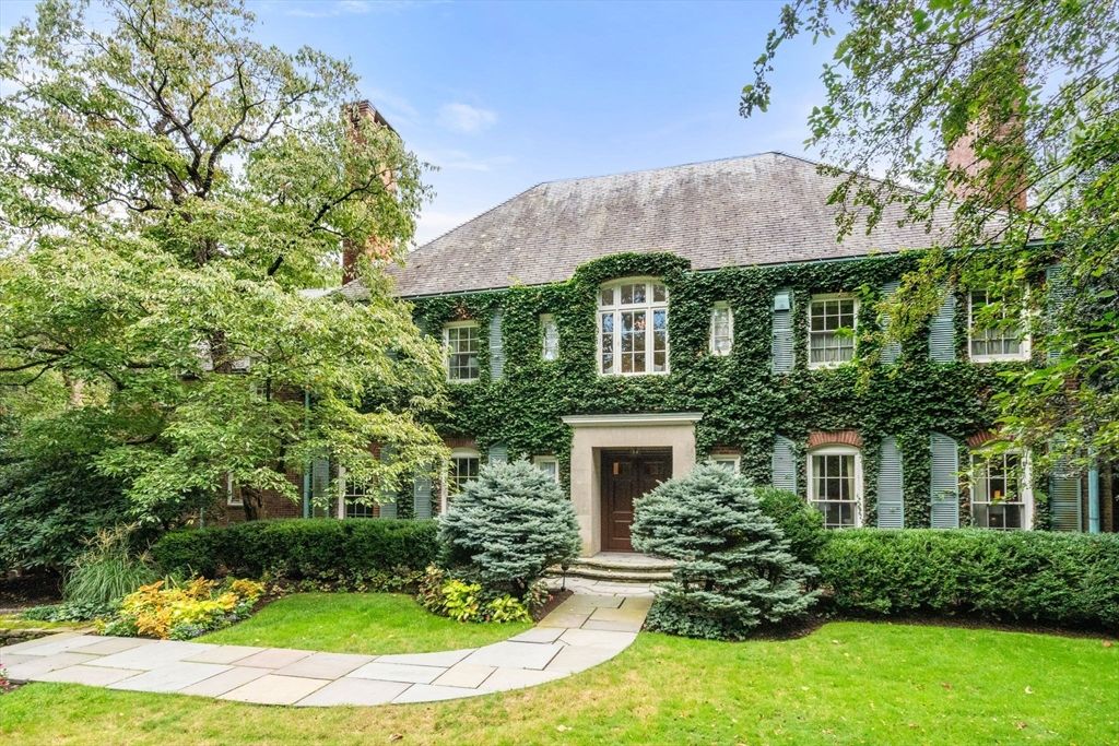 188 Heath St, Brookline, MA 02467