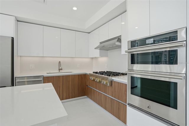 400 CENTRAL AVENUE 301, St Petersburg, FL 33701