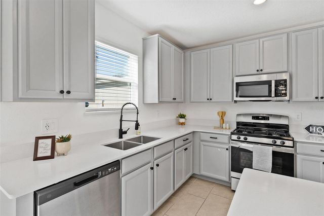 5712 BRISTLELEAF COURT, Leesburg, FL 34748