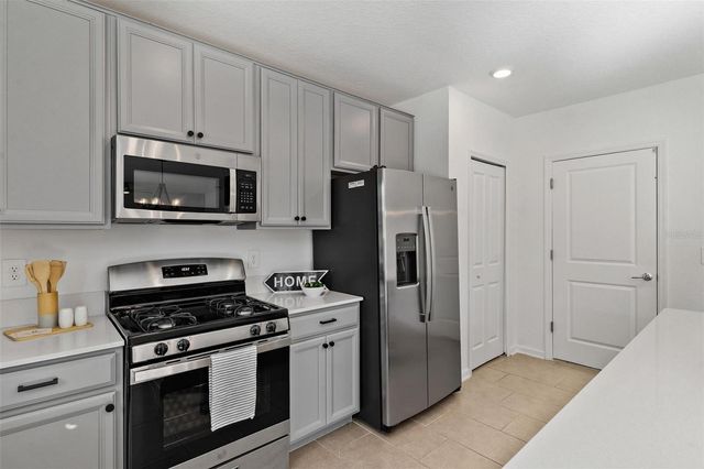 5712 BRISTLELEAF COURT, Leesburg, FL 34748