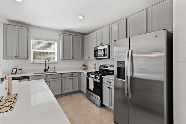 5712 BRISTLELEAF COURT, Leesburg, FL 34748