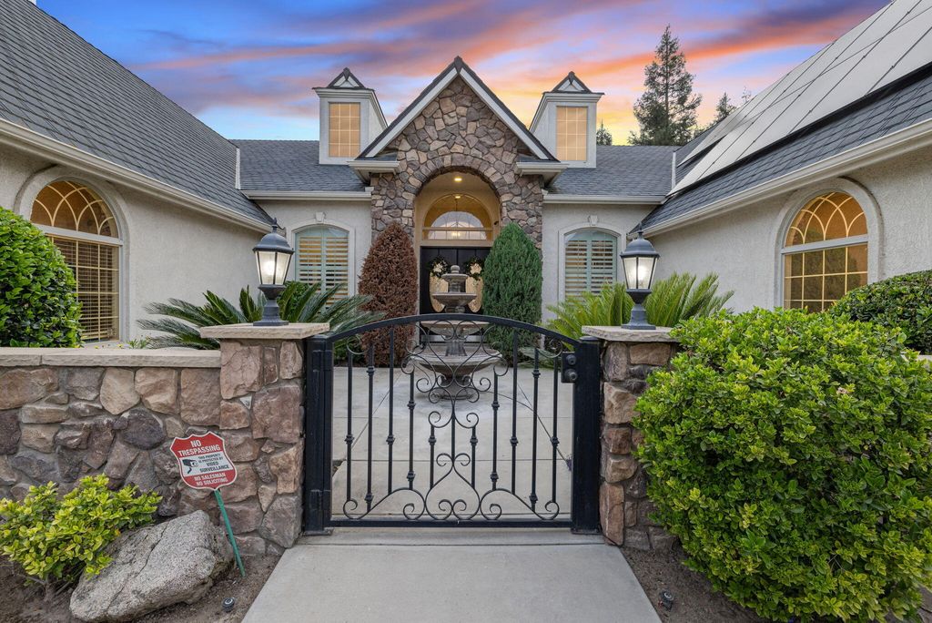 Image 10 of property listing at 201 N Preston Street, Visalia, CA 93291