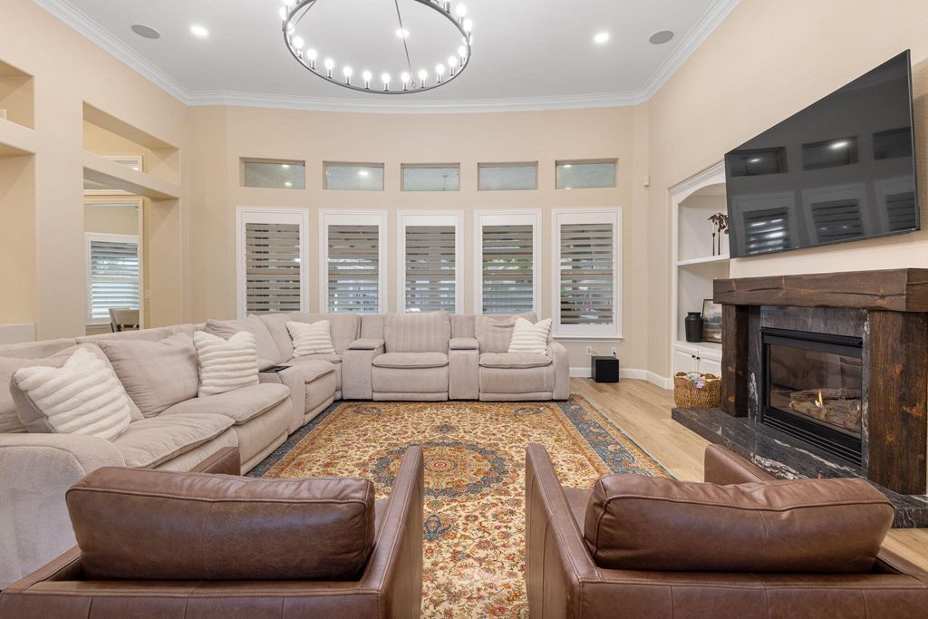 Image 16 of property listing at 201 N Preston Street, Visalia, CA 93291