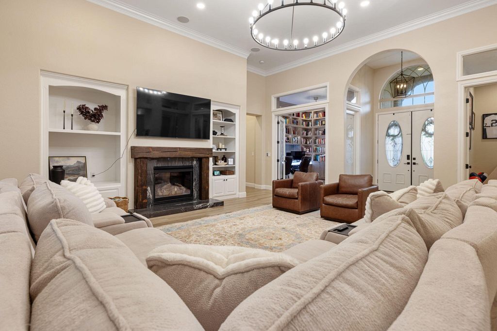 Image 19 of property listing at 201 N Preston Street, Visalia, CA 93291