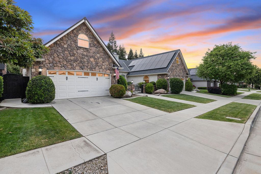 Image 2 of property listing at 201 N Preston Street, Visalia, CA 93291