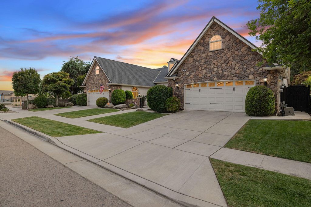 Image 3 of property listing at 201 N Preston Street, Visalia, CA 93291