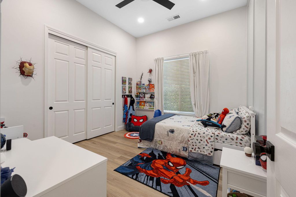 Image 33 of property listing at 201 N Preston Street, Visalia, CA 93291