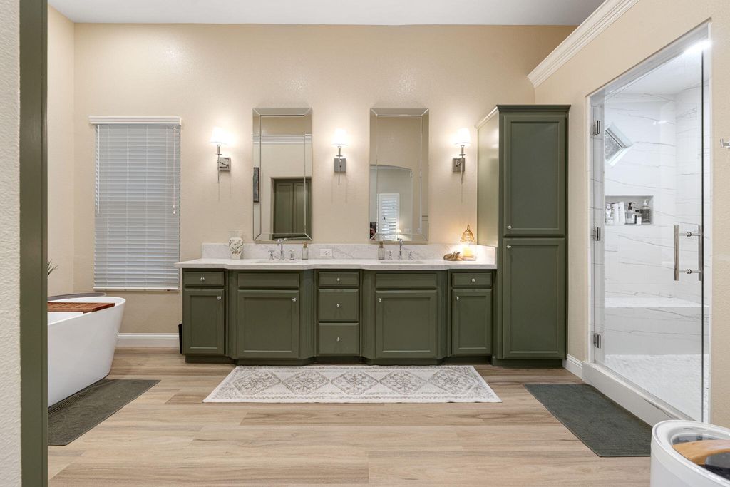 Image 41 of property listing at 201 N Preston Street, Visalia, CA 93291