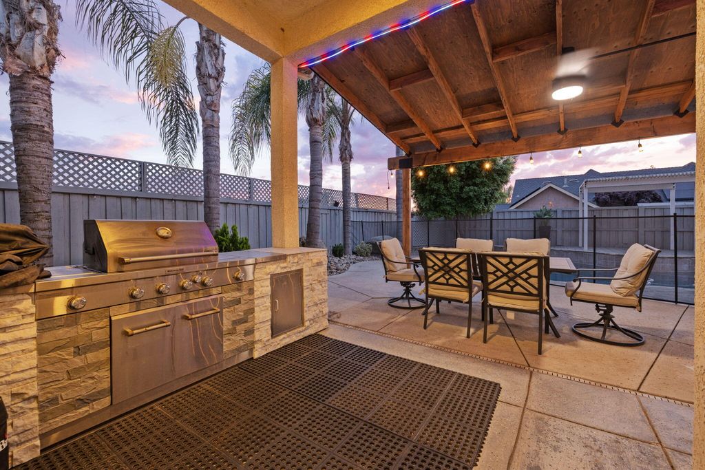 Image 44 of property listing at 201 N Preston Street, Visalia, CA 93291