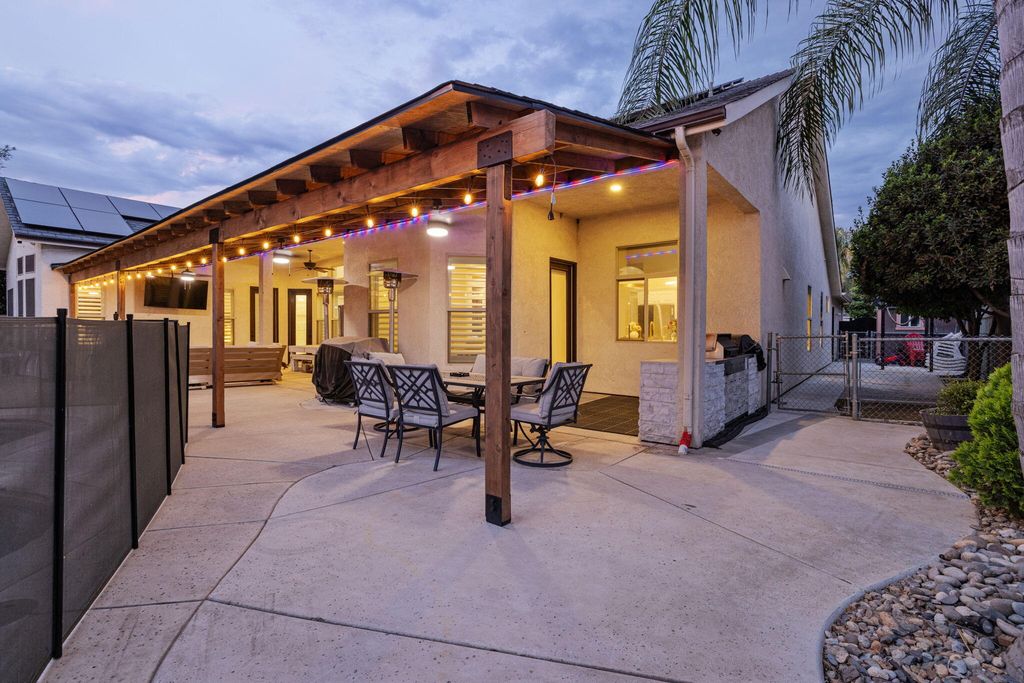 Image 46 of property listing at 201 N Preston Street, Visalia, CA 93291