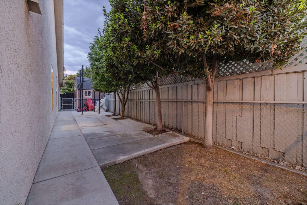 Image 51 of property listing at 201 N Preston Street, Visalia, CA 93291