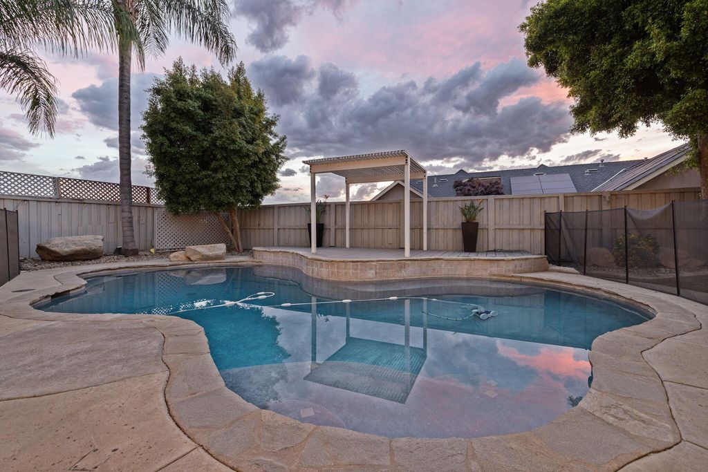 Image 55 of property listing at 201 N Preston Street, Visalia, CA 93291