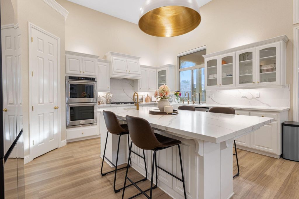 Image 6 of property listing at 201 N Preston Street, Visalia, CA 93291