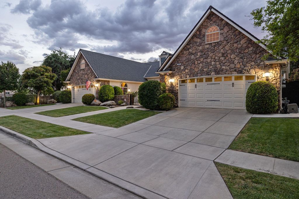 Image 60 of property listing at 201 N Preston Street, Visalia, CA 93291