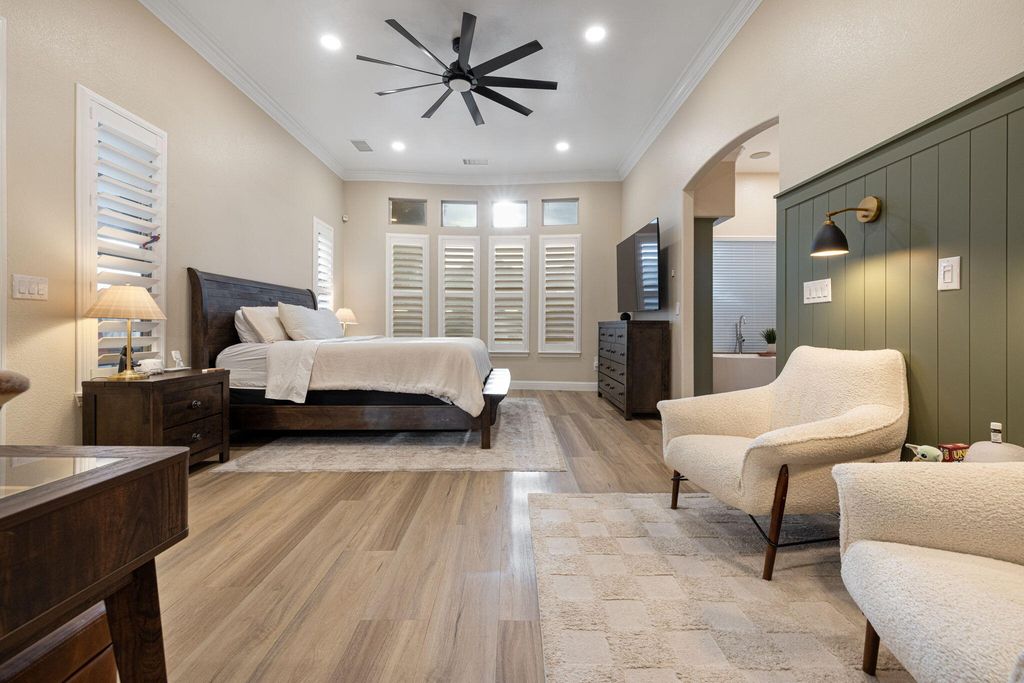 Image 7 of property listing at 201 N Preston Street, Visalia, CA 93291