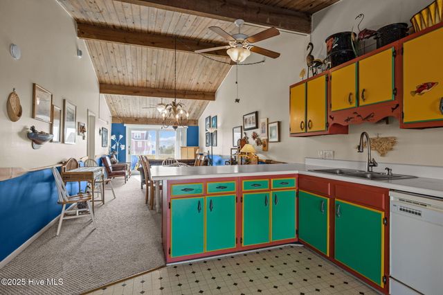 104 Robin Avenue, Atlantic Beach, NC 28512