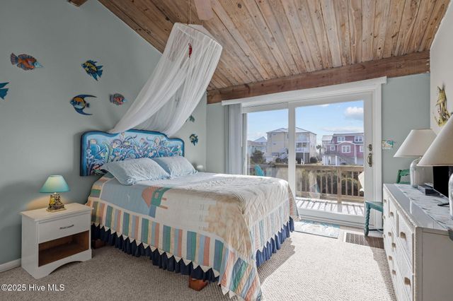 104 Robin Avenue, Atlantic Beach, NC 28512