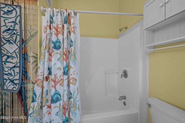 104 Robin Avenue, Atlantic Beach, NC 28512