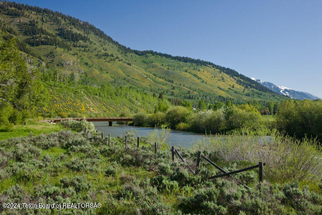 5680 W PHILLIPS RIDGE Road, Wilson, WY 83014 photo 4
