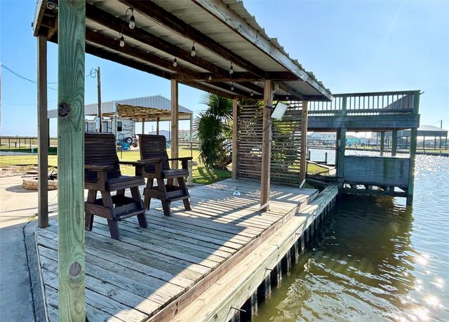 151 Neptune, Sargent, TX 77414