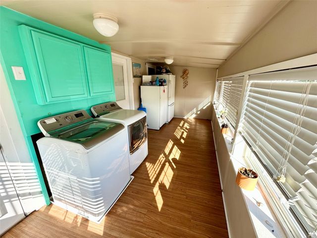 151 Neptune, Sargent, TX 77414