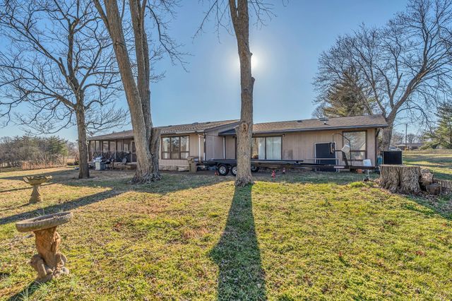 1020 Bunker Hill Dr, Arrington, TN 37014