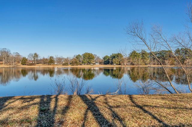 1020 Bunker Hill Dr, Arrington, TN 37014