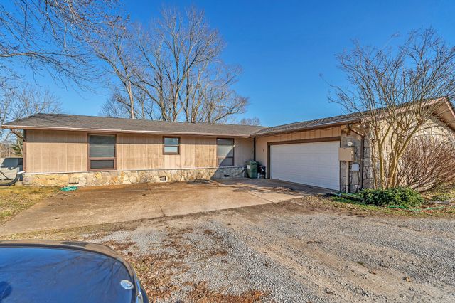 1020 Bunker Hill Dr, Arrington, TN 37014