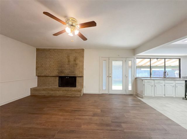 2623 Crestmoor Court, Arlington, TX 76016