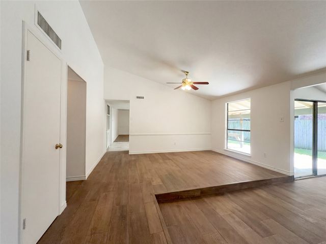 2623 Crestmoor Court, Arlington, TX 76016