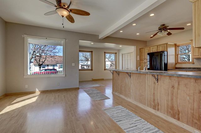 241 S JAMES STREET, Kimberly, WI 54136