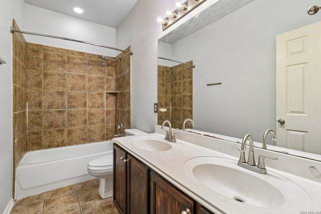 8703 Stoney Brook, Universal City, TX 78148