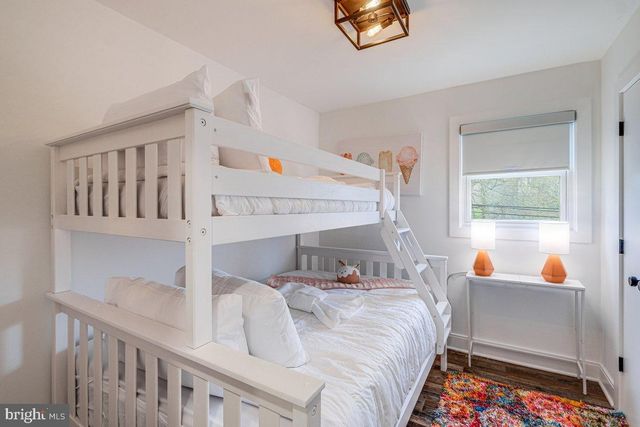 9817 FERNWOOD RD, Bethesda, MD 20817
