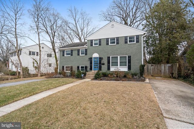 9817 FERNWOOD RD, Bethesda, MD 20817
