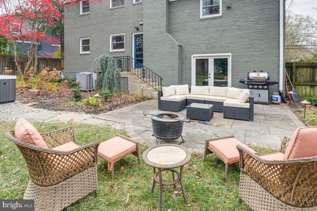 9817 FERNWOOD RD, Bethesda, MD 20817