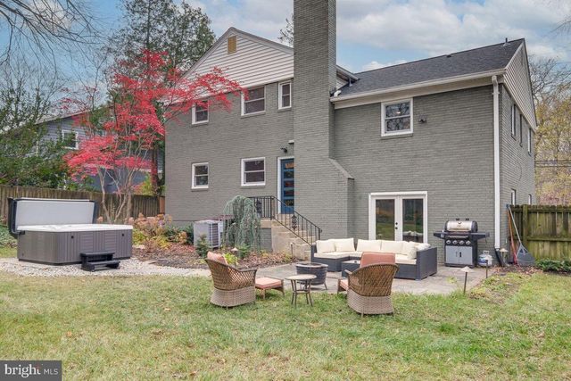 9817 FERNWOOD RD, Bethesda, MD 20817
