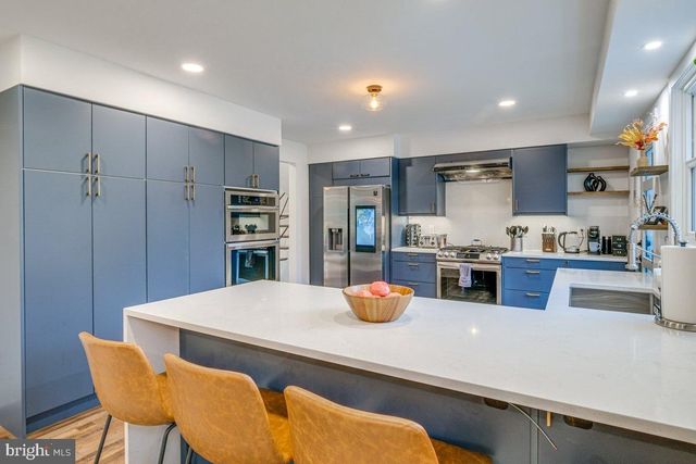 9817 FERNWOOD RD, Bethesda, MD 20817