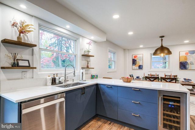 9817 FERNWOOD RD, Bethesda, MD 20817