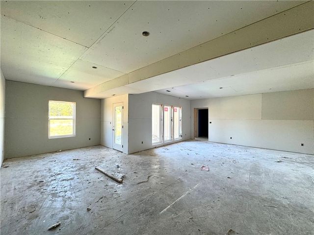 8404 NW 90th Terrace, Kansas City, MO 64153