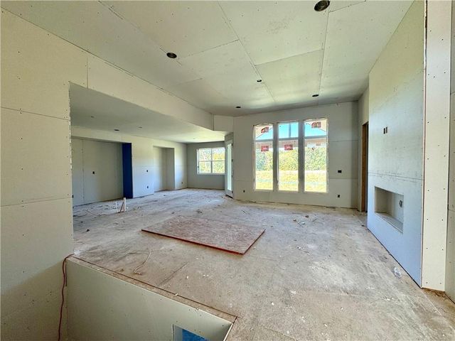 8404 NW 90th Terrace, Kansas City, MO 64153