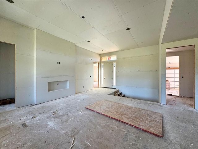 8404 NW 90th Terrace, Kansas City, MO 64153